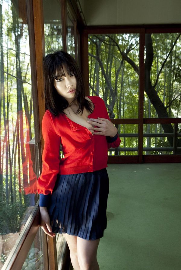 Anna Konno << executive suite >> [Image.tv]