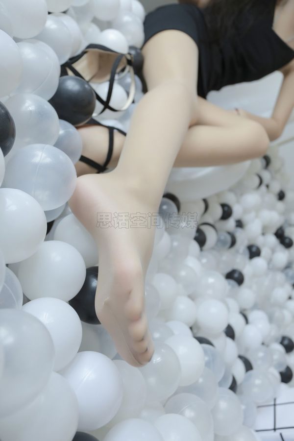 [SiHua] SJ001 Xi Ran Senior Sister sur le Bubble Ball