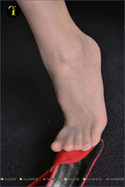 [Коллекция IESS Pratt & Whitney] 012 Модель Nuan Nuan "Красные высокие каблуки B-крупный план"