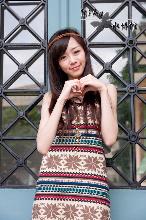 Taiwan's pure and pure sister Mika "Water Pipe Street Shooting"